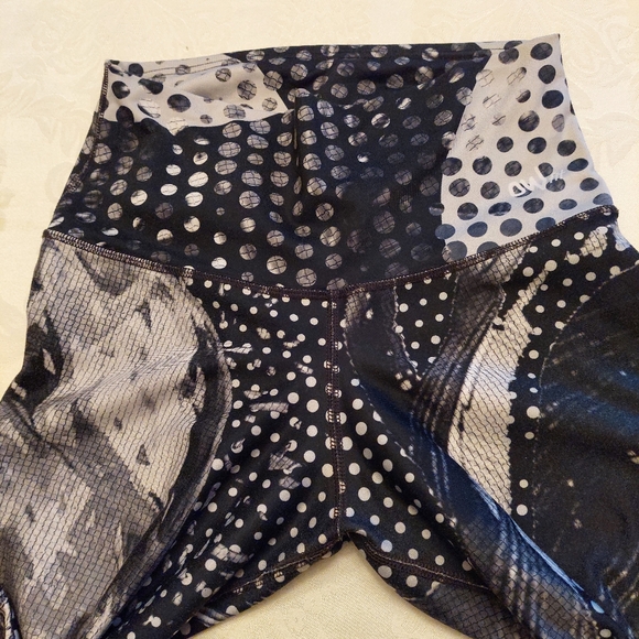 OW Fit high waisted black and gray geometric print Starwars theme legging. S - Picture 2 of 9